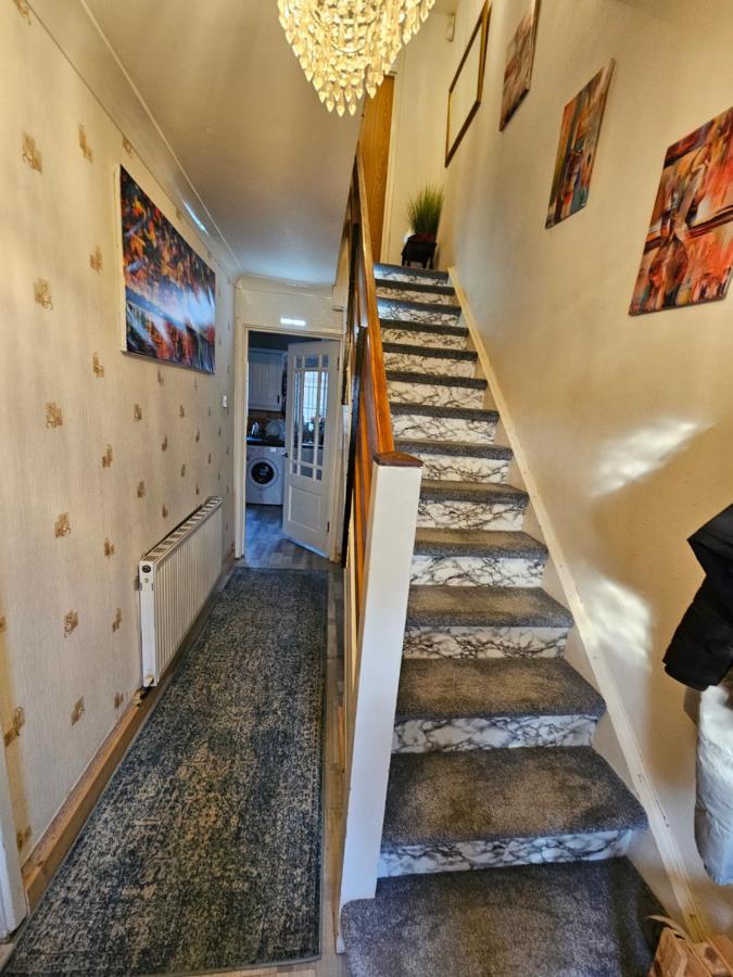 Private Room In Dublin Bagian luar foto